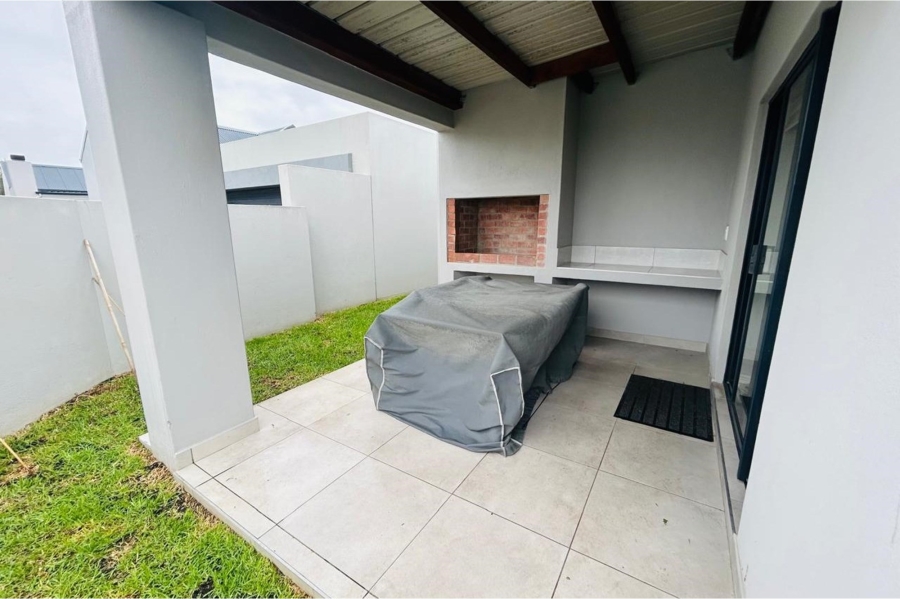 2 Bedroom Property for Sale in Aan de Wijnlanden Western Cape